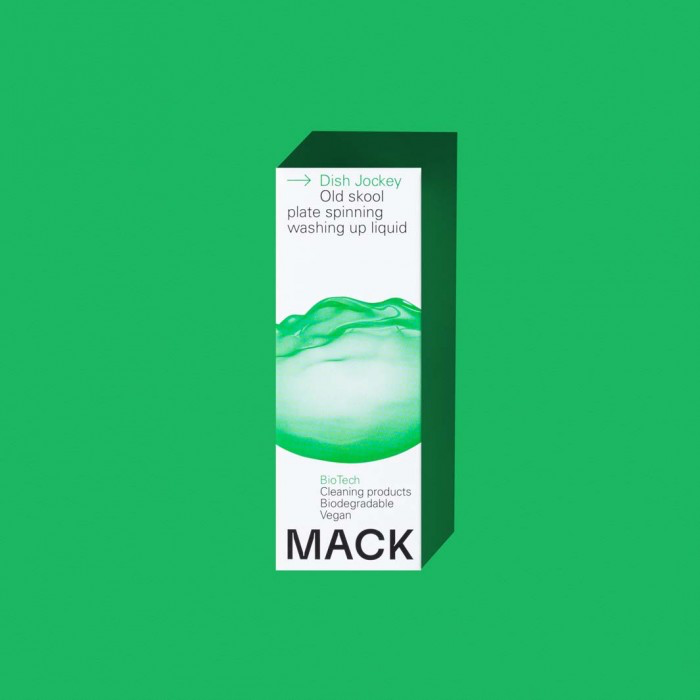 Mac bio-pod washing-up liquid on green background
